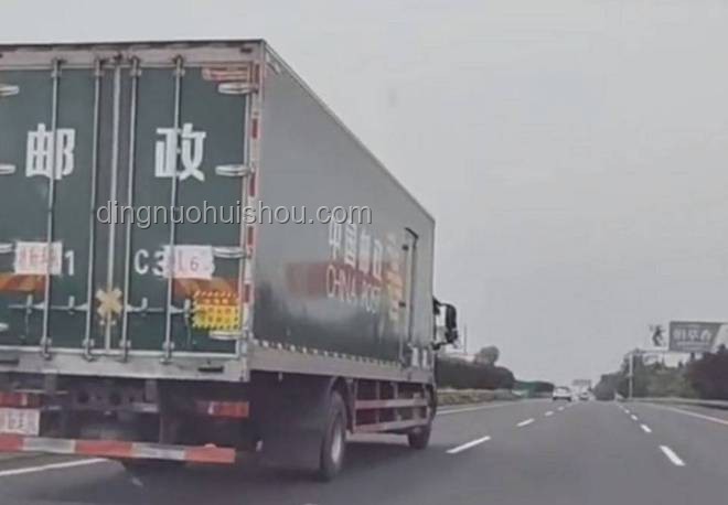 高速上偶遇高考试卷押送车队：揭秘高考试卷的严密押运流程
